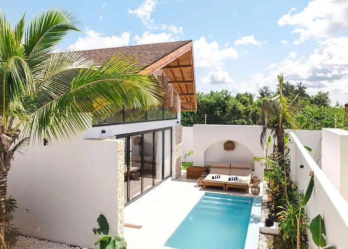 Paje Emerald Escapes